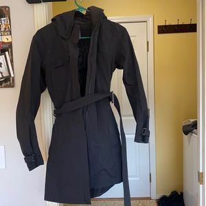 Rei black classy raincoat